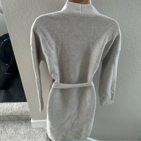 Aritzia Wilfred
Belize Cardigan 100% wool - Picture 9 of 12